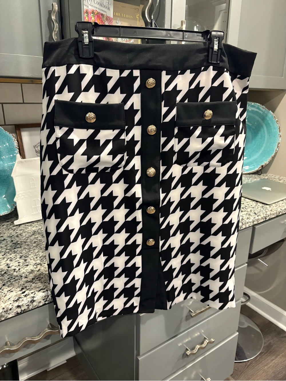 NWOT Black & White Houndstooth Button-Front Pencil Skirt